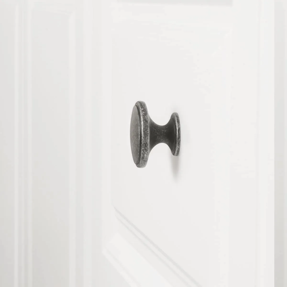 AmazonBasics Modern Wide Top Ring Cabinet Knob 1.52in Diameter Antique Silver 10Pack