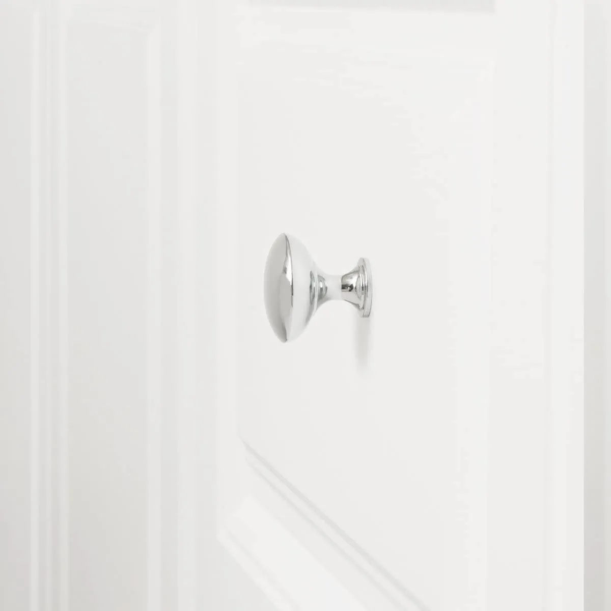 AmazonBasics Round Cabinet Knob 1.18in Diameter Polished Chrome 10Pack
